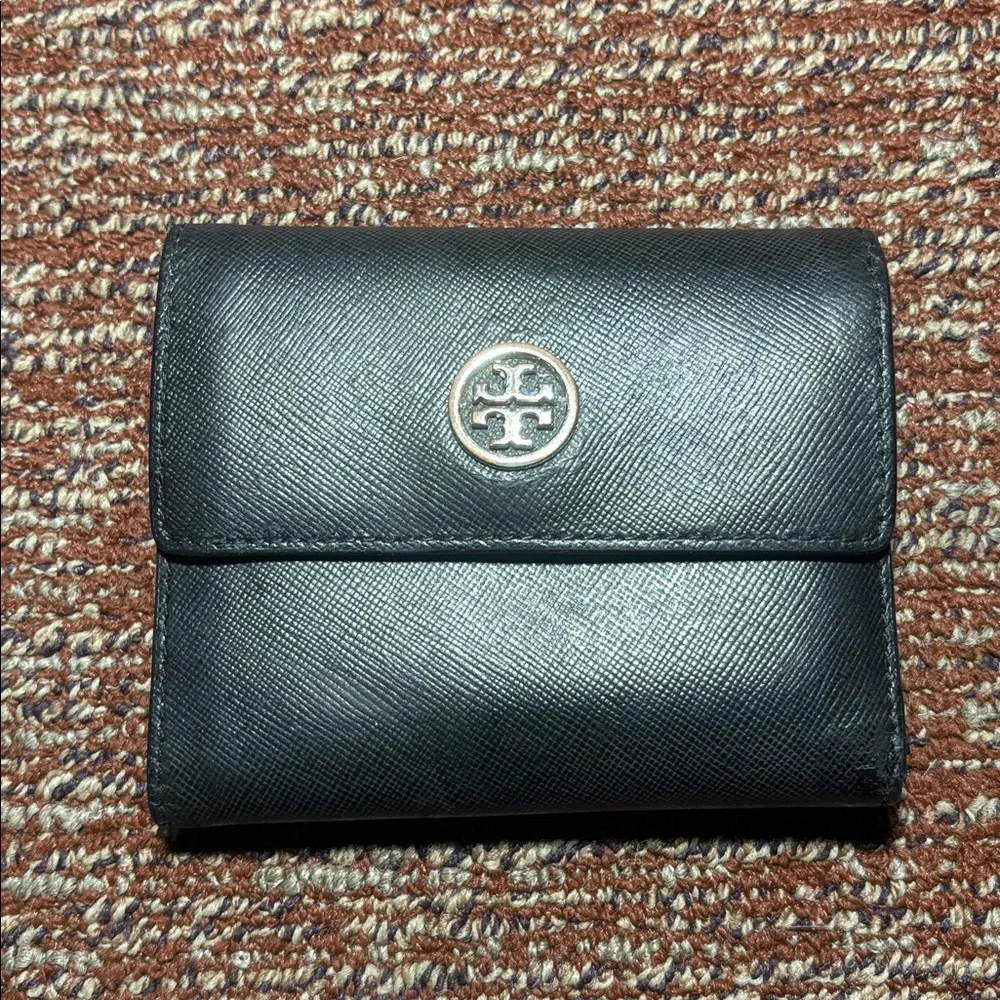 Tory Burch Black pebbles Leather Wallet tri-fold metallic interior designer